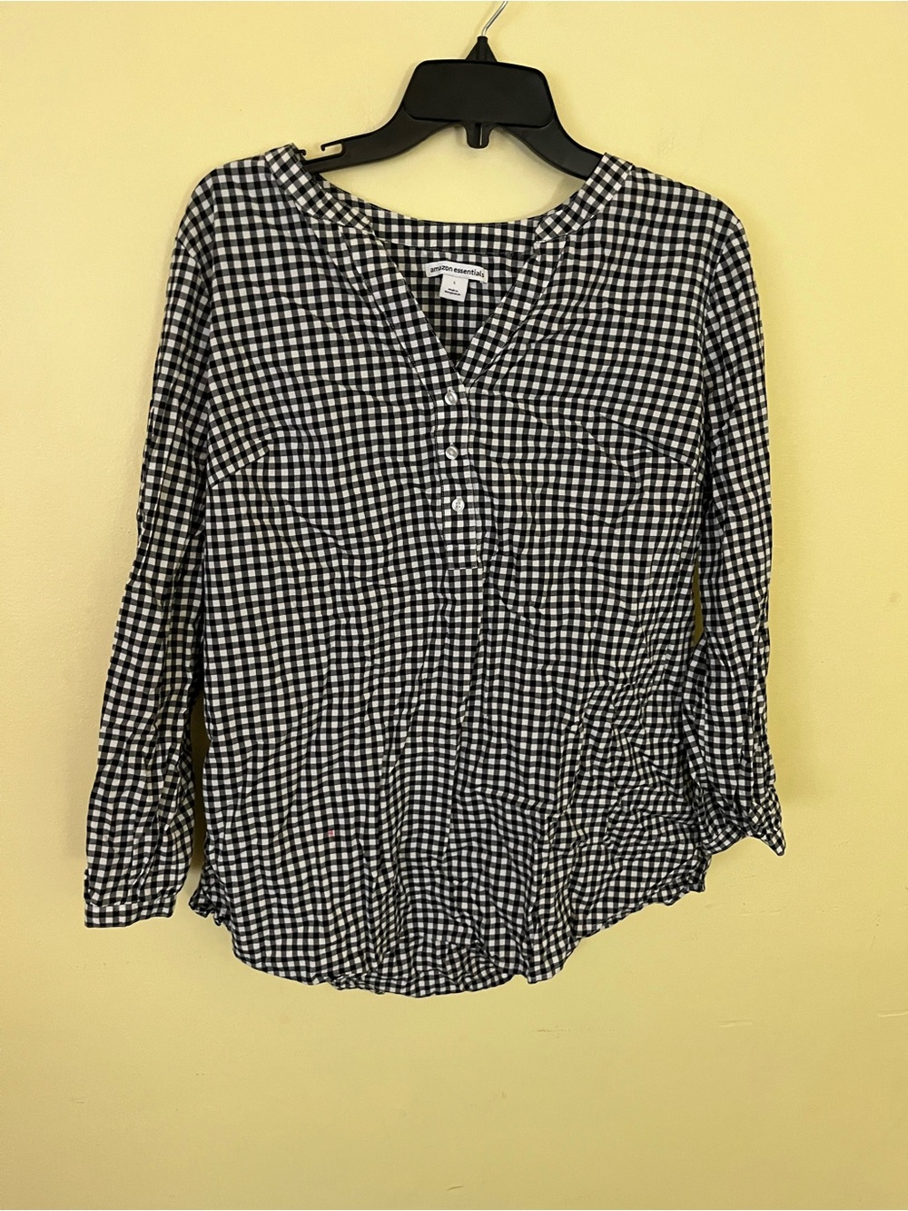 Amazon Essentials Black and White Gingham Button-Front Women’s Shirt